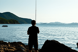 潮を観察する釣り人